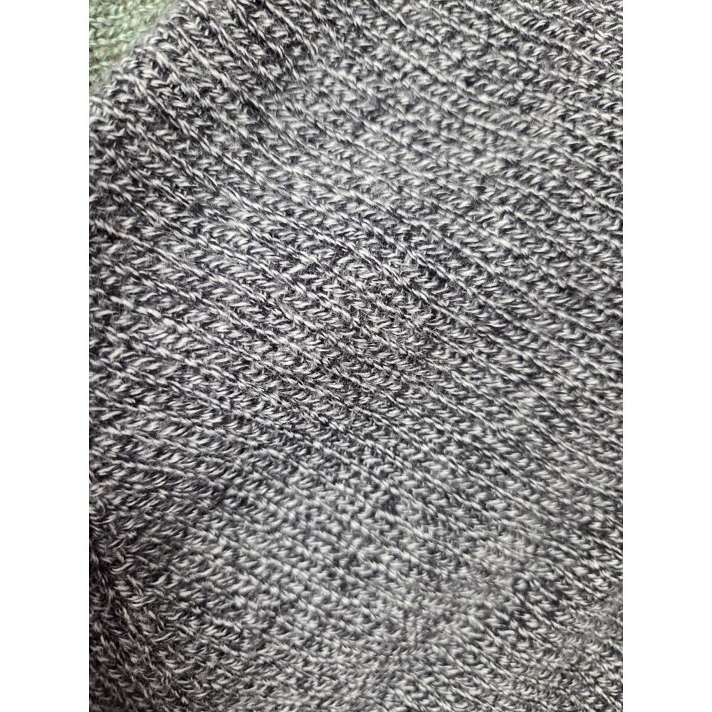 Croft & Barrow Women's Sweaters in Green and Gray - Picture 2 of 7